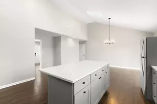 39525 N Highview Dr, Antioch, IL 60002 - Photo 6
