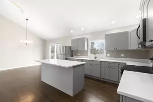 39525 N Highview Dr, Antioch, IL 60002 - Photo 4