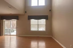 2925 Pleasant Plains Dr, Saint Charles, IL 60175 - Photo 2