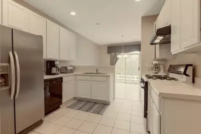 2925 Pleasant Plains Drive #2925, Saint Charles, IL 60175 - Photo 6