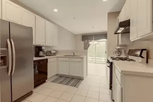 2925 Pleasant Plains Dr, Saint Charles, IL 60175 - Photo 6