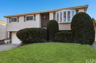 411 W Diversey Ave, Addison, IL 60101 - Photo 2