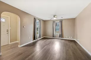 139 Elm St, Dekalb, IL 60115 - Photo 2