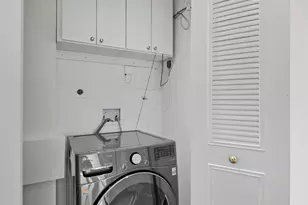 222 E Pearson St, Chicago, IL 60611 - Photo 20