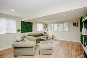 1040 Borden Dr, Roselle, IL 60172 - Photo 16