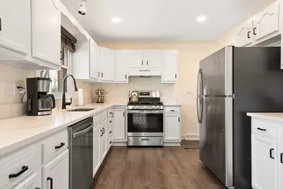 11N958 Almora Terrace, Elgin, IL 60124 - Photo 6