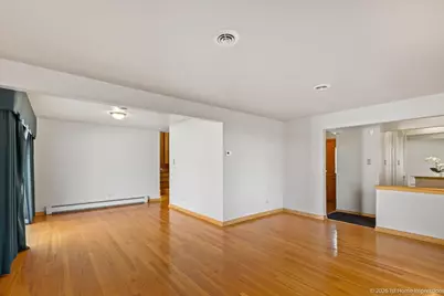 8855 S Richmond Avenue, Evergreen Park, IL 60805 - Photo 6