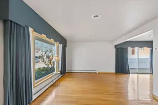 8855 S Richmond Ave, Evergreen Park, IL 60805 - Photo 4