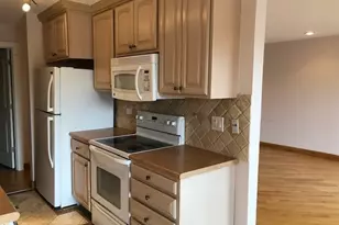 725 W Huntington Commons Rd, Mount Prospect, IL 60056 - Photo 2