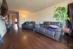 7827 Meade Ave, Burbank, IL 60459 - Photo 4