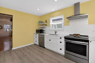 18 S Hudson St, Westmont, IL 60559 - Photo 6