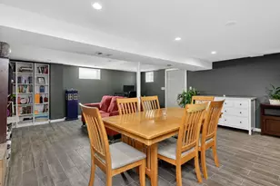 18 S Hudson St, Westmont, IL 60559 - Photo 14