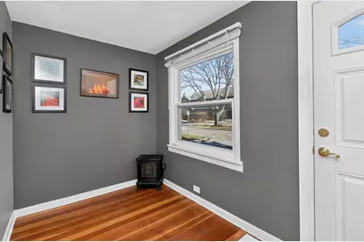 18 S Hudson Street, Westmont, IL 60559 - Photo 2