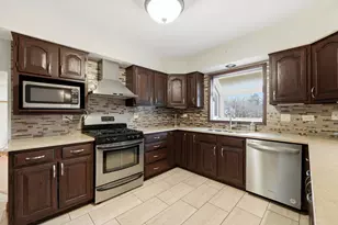 765 Concord Ln, Hoffman Estates, IL 60192 - Photo 10