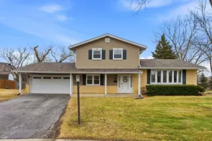 765 Concord Ln, Hoffman Estates, IL 60192 - Photo 1