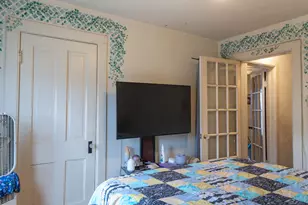 223 W Avon St, Freeport, IL 61032 - Photo 8