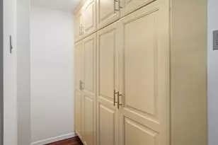 175 E Delaware Pl, Chicago, IL 60611 - Photo 6