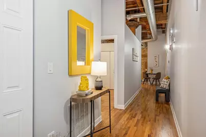 824 W Superior Street #303, Chicago, IL 60642 - Photo 2