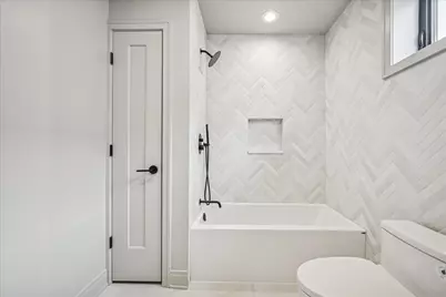 2840 N Christiana Avenue, Chicago, IL 60618 - Photo 30