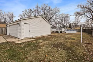 647 N Kramer Ave, Lombard, IL 60148 - Photo 2
