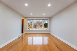 9747 S Harvard Ave, Chicago, IL 60628 - Photo 4