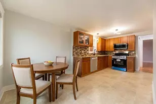 9747 S Harvard Ave, Chicago, IL 60628 - Photo 8