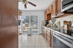 3945 County Farm Rd, Hanover Park, IL 60133 - Photo 10