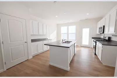 2739 Lawlor Lane, Naperville, IL 60564 - Photo 4