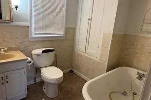 [Address not provided], Centralia, IL 62801 - Photo 4