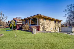 5767 W 97th St, Oak Lawn, IL 60453 - Photo 2