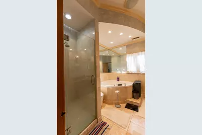 4716 N Kilbourn Avenue, Chicago, IL 60630 - Photo 18