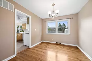 919 E Ironwood Dr, Mount Prospect, IL 60056 - Photo 6