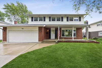 919 E Ironwood Drive, Mount Prospect, IL 60056 - Photo 1