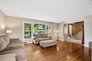 919 E Ironwood Dr, Mount Prospect, IL 60056 - Photo 4