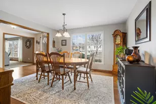 101 E Mansfield St, Bement, IL 61813 - Photo 8