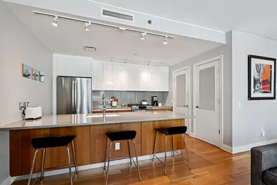 340 E Randolph Street #1102, Chicago, IL 60601 - Photo 8