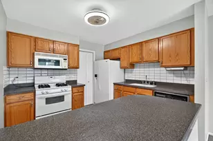 970 Yosemite Trail, Roselle, IL 60172 - Photo 6