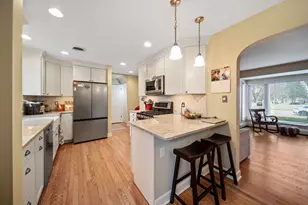 325 E Harding Ave, La Grange Park, IL 60526 - Photo 4