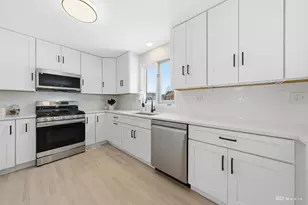 8548 Monaghan Dr, Tinley Park, IL 60487 - Photo 10