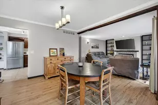 1208 35th St Dr, Moline, IL 61265 - Photo 12