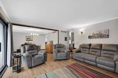 1208 35th Street Drive #M, Moline, IL 61265 - Photo 8