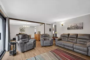 1208 35th St Dr, Moline, IL 61265 - Photo 8