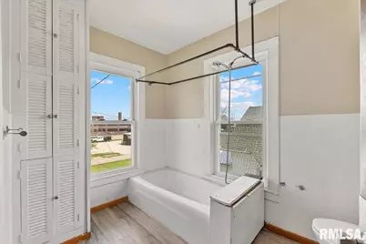 2621 5 1/2 Avenue, Rock Island, IL 61201 - Photo 18