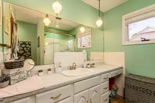 220 Kane Dr, Herrin, IL 62948 - Photo 12