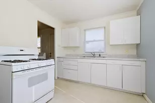 270 Minocqua St, Park Forest, IL 60466 - Photo 8