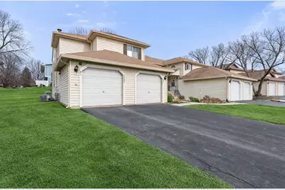 2404 Danbury Drive #B1, Woodridge, IL 60517 - Photo 2