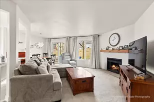 2404 Danbury Dr, Woodridge, IL 60517 - Photo 4