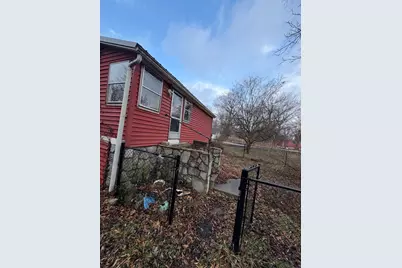 418 W Harrison Street, Carrier Mills, IL 62917 - Photo 4