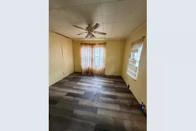 418 W Harrison Street, Carrier Mills, IL 62917 - Photo 16