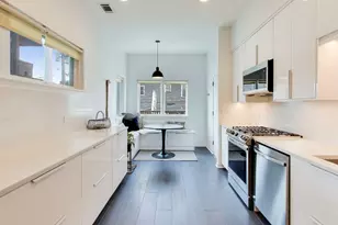 628 N May St, Chicago, IL 60642 - Photo 8